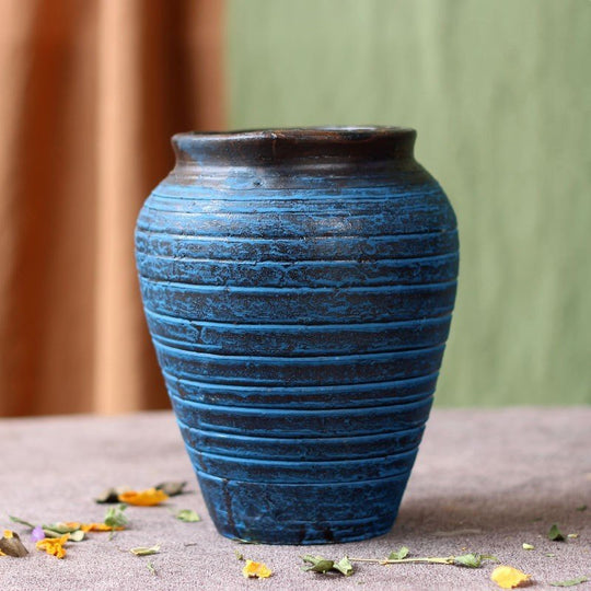 Ceramic Old Vases In The Living Room With Dried Flowers - Unique