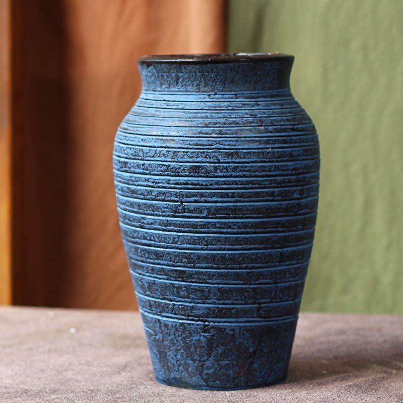 Ceramic Old Vases In The Living Room With Dried Flowers - Unique